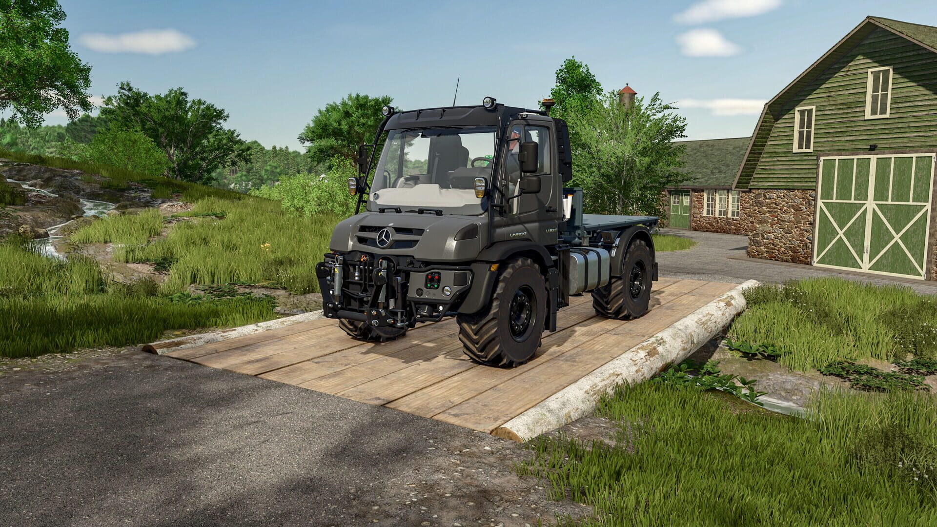 Farming Simulator 25: Mercedes-Benz Trucks Pack screenshot 1